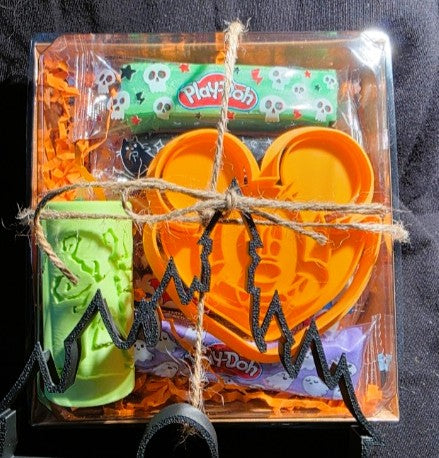 Sensory Play Tray - Play-Doh